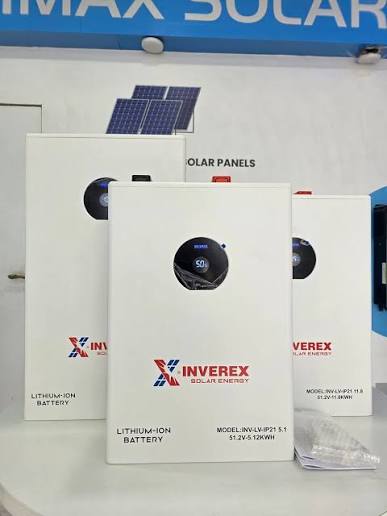 Side view of a white Inverex lithium-ion battery